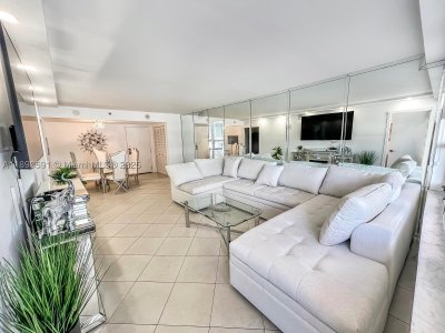 Aluguel de apartamento no The Alexander 517