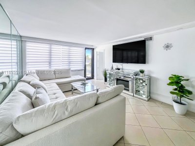 Aluguel de apartamento no The Alexander 517