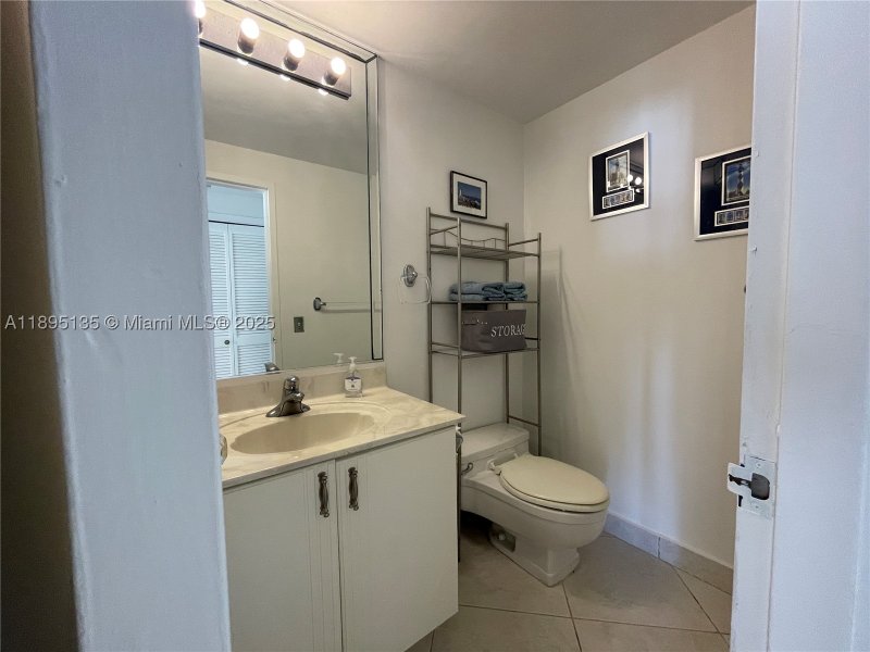 Apartment for rent at Alexander Towers 917