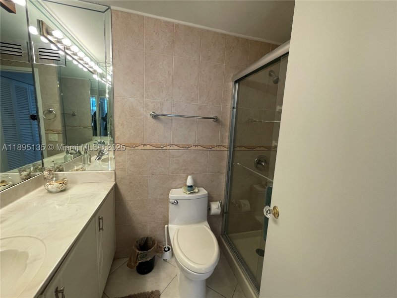 Apartment for rent at Alexander Towers 917