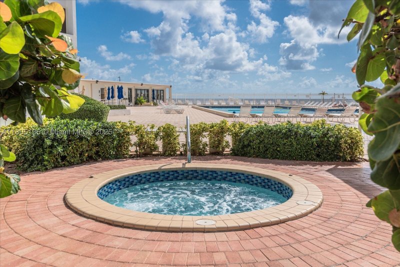 Apartment for rent at Alexander Towers 917