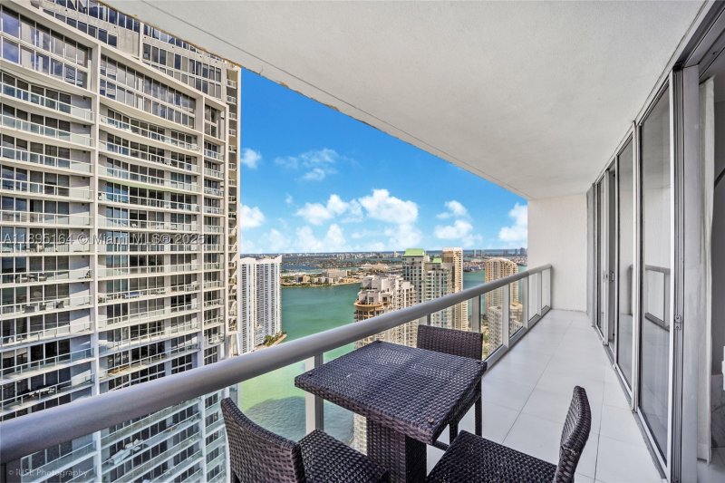 Apartment for rent at Icon Brickell Tower II 4710