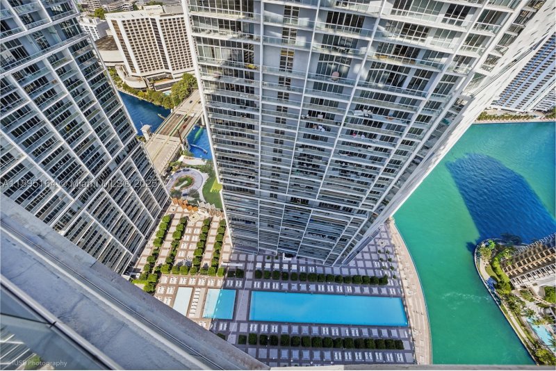 Apartment for rent at Icon Brickell Tower II 4710