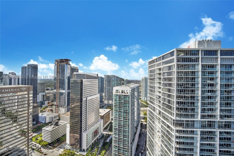 Apartment for rent at Icon Brickell Tower II 4710