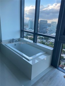 Comprar apartamento no Paraiso Bay Miami 3108