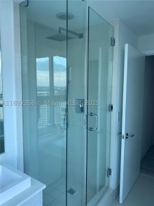 Comprar apartamento no Paraiso Bay Miami 3108