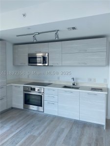 Comprar apartamento no Paraiso Bay Miami 3108