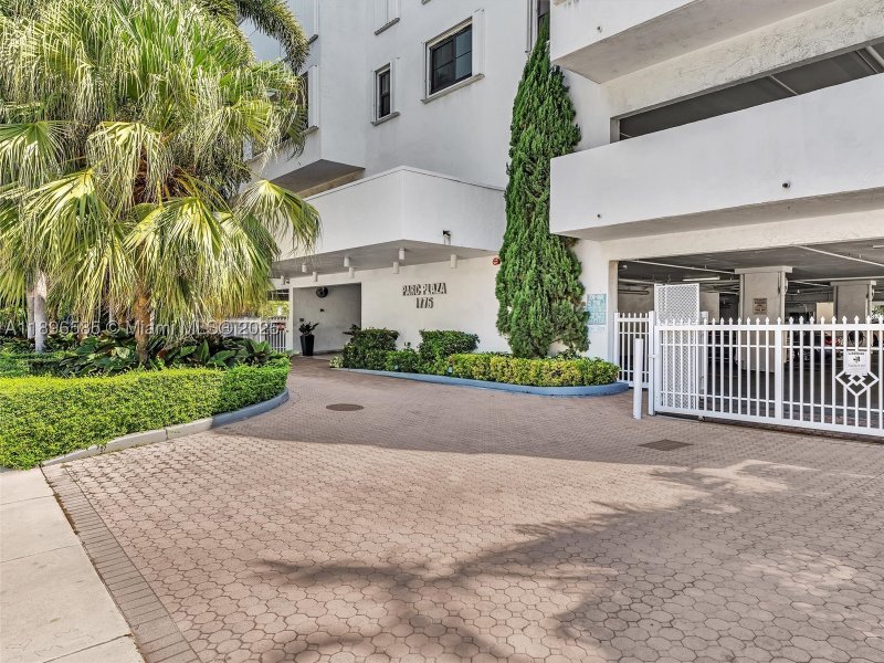 Condo for sale at Parc Plaza 8B