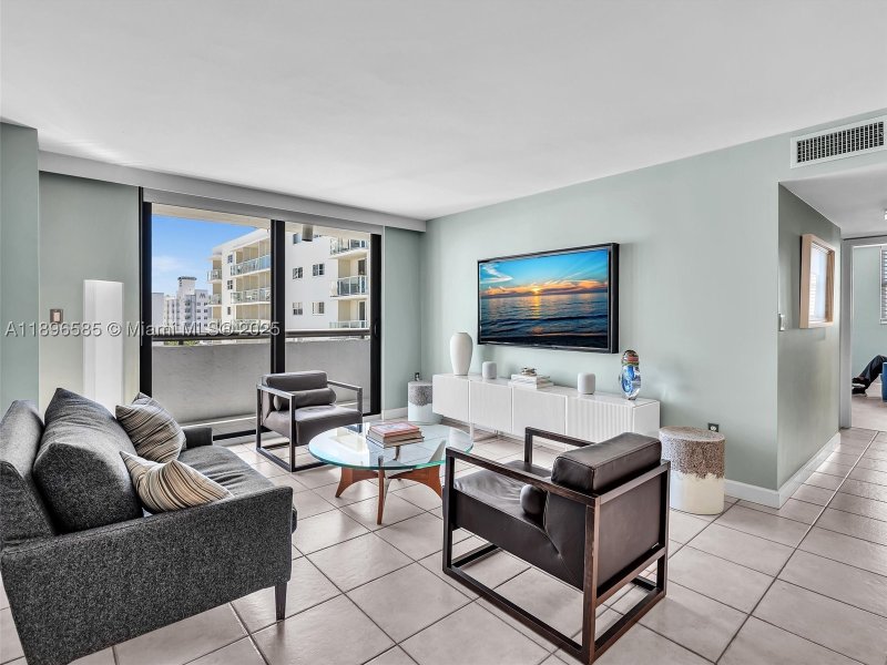 Condo for sale at Parc Plaza 8B