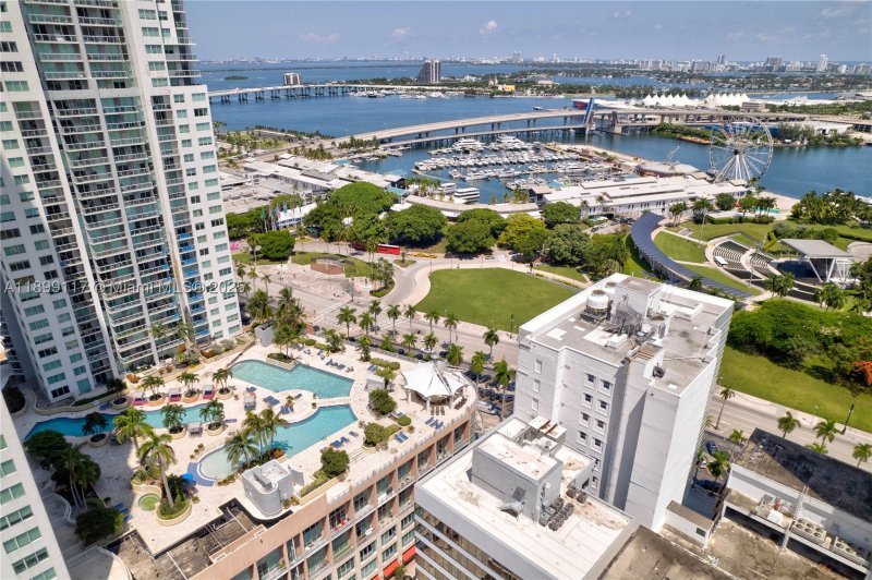 Condo for sale at Vizcayne South Tower 2003