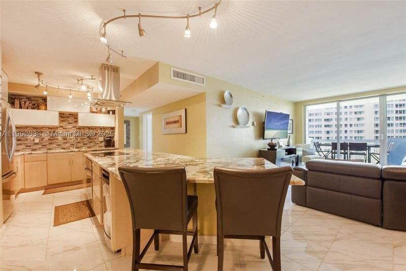 Apartment for rent at Flamingo 846S