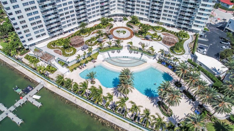 Apartment for rent at Flamingo 846S