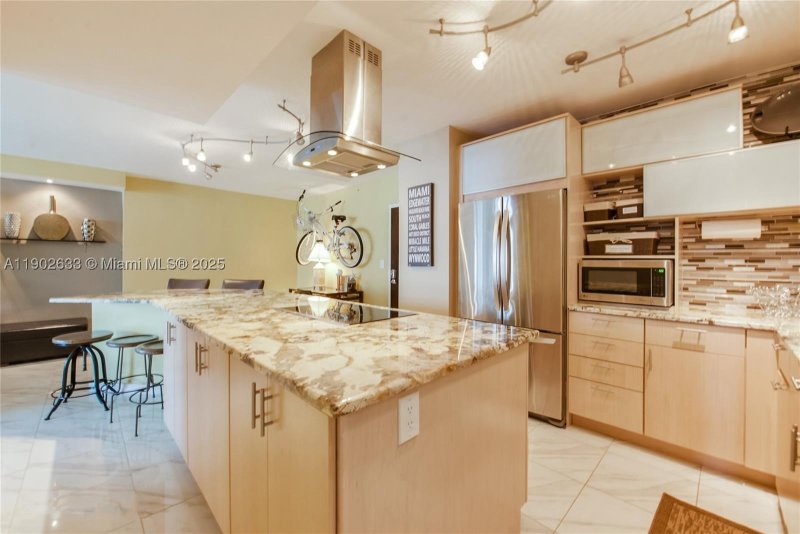 Apartment for rent at Flamingo 846S