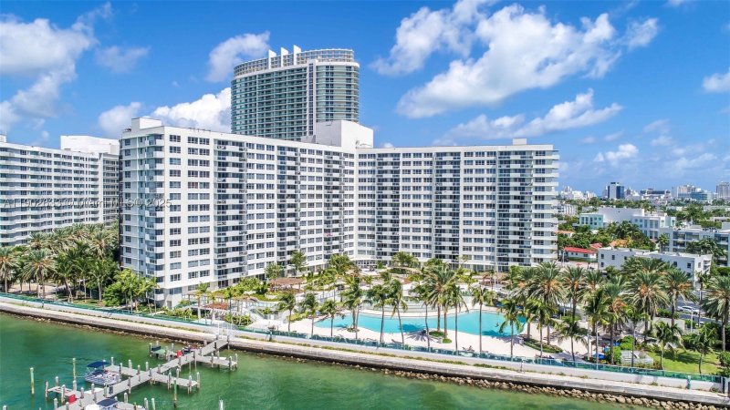 Apartment for rent at Flamingo 846S