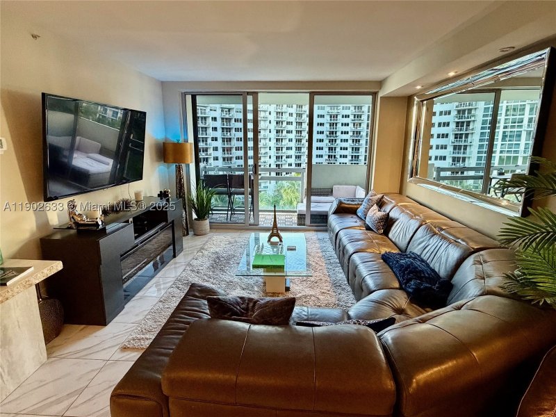 Apartment for rent at Flamingo 846S