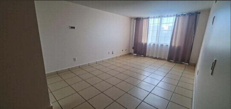 Condo for sale at Winston Towers 819