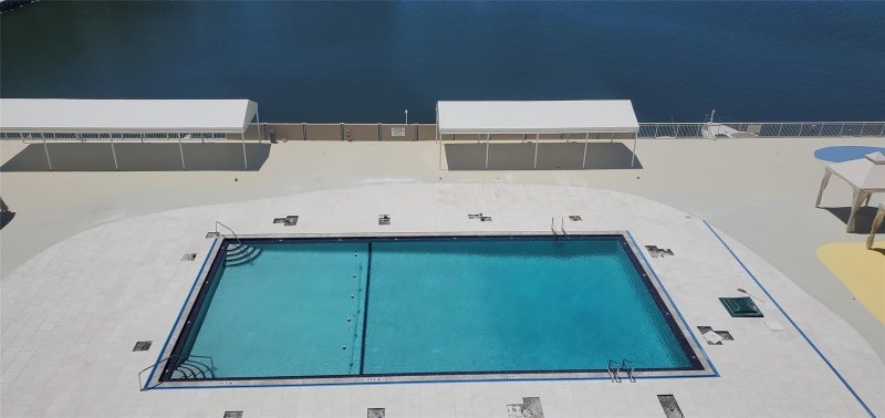 Condo for sale at Winston Towers 819