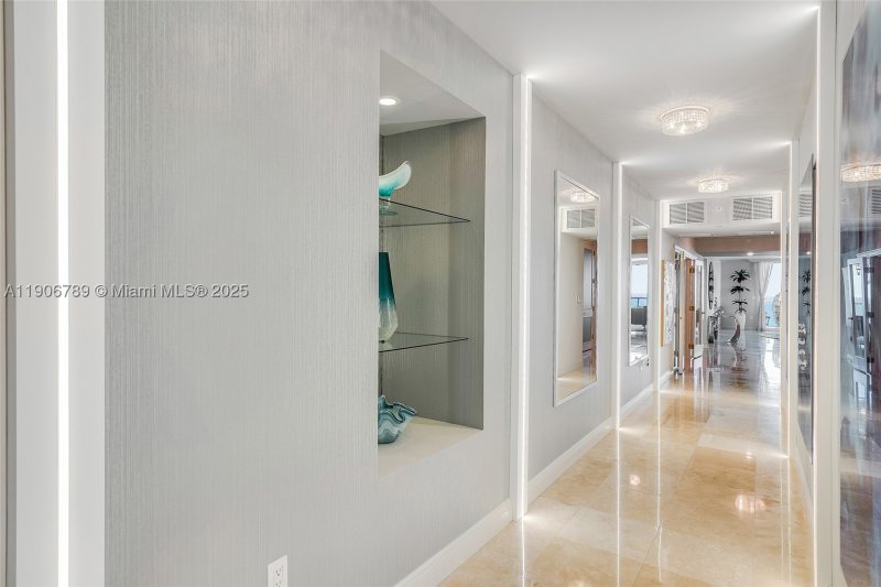 Condo for sale at Hamptons South 1903