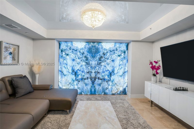 Condo for sale at Hamptons South 1903