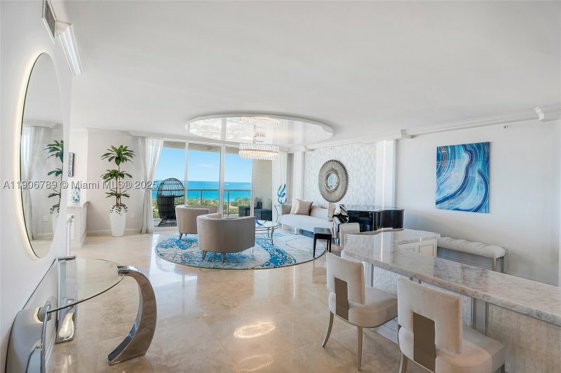 Condo for sale at Hamptons South 1903