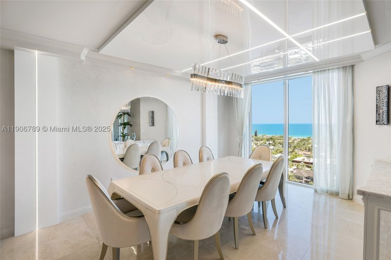 Condo for sale at Hamptons South 1903