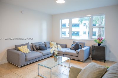 Comprar apartamento no Turnberry Village South 318