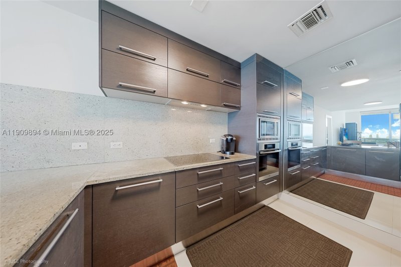 Condo for sale at 900 Biscayne 2602