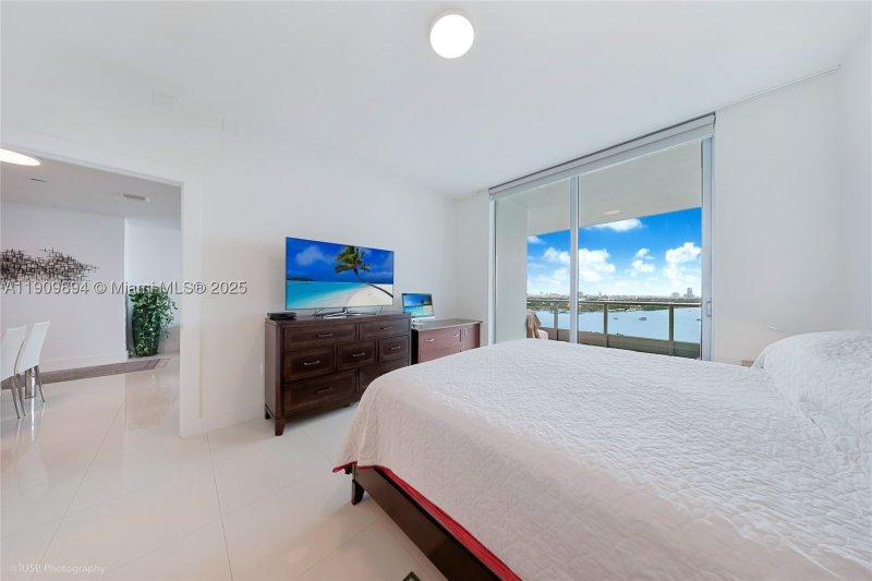 Condo for sale at 900 Biscayne 2602