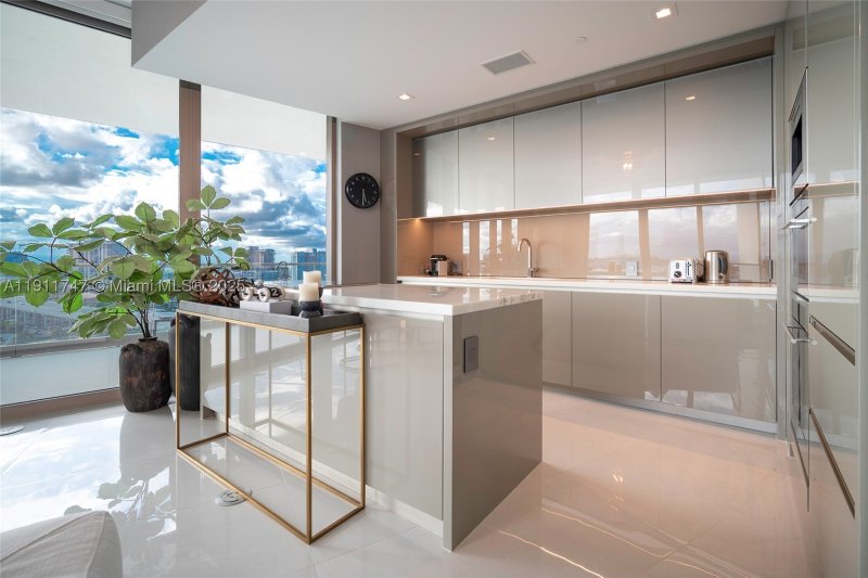 Condo for sale at Residences by Armani / Casa 1705