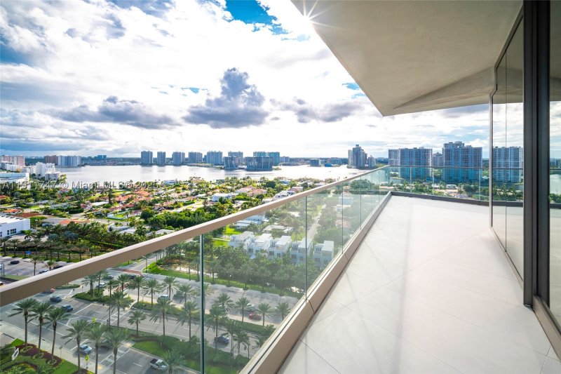 Condo for sale at Residences by Armani / Casa 1705
