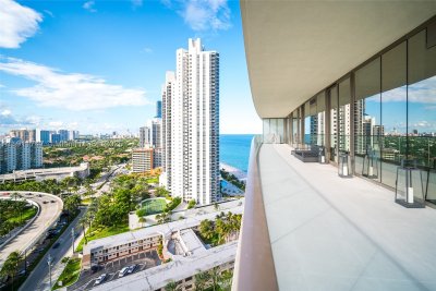 Comprar apartamento en Residences by Armani / Casa 1705