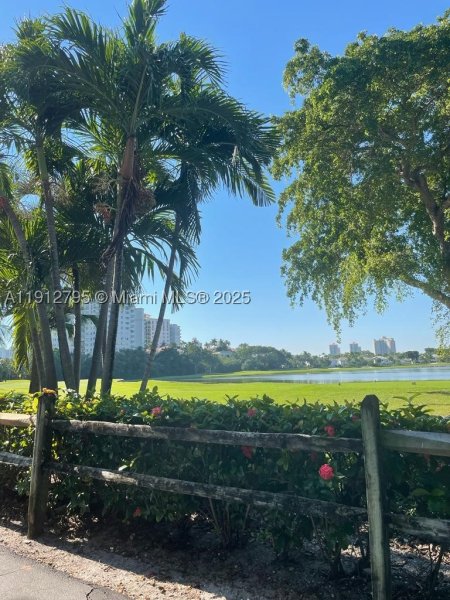 Condo for sale at Biscaya 615