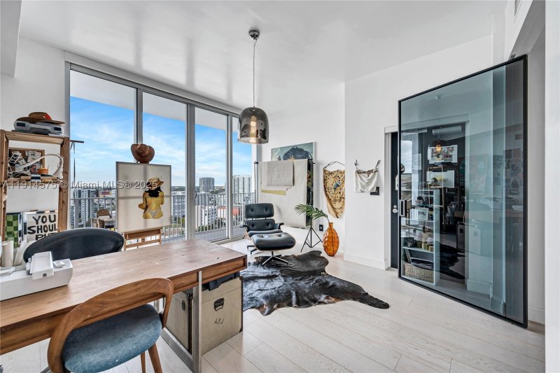 Condo for sale at Paramount Bay 1906