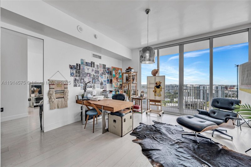 Condo for sale at Paramount Bay 1906