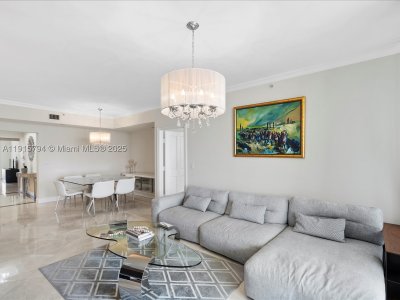 Comprar apartamento no Acqualina Resort & Spa 3305