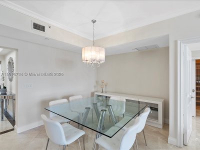 Comprar apartamento no Acqualina Resort & Spa 3305