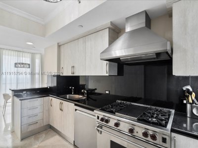 Comprar apartamento no Acqualina Resort & Spa 3305