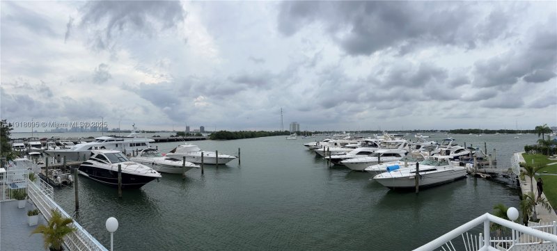 Condo for sale at Bayshore Yacht Tennis Club 111