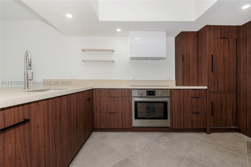 Comprar apartamento en Ocean 88 (old Champlain Towers East) 6E