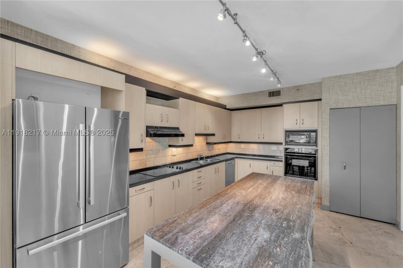 Condo for sale at Portofino Tower 906