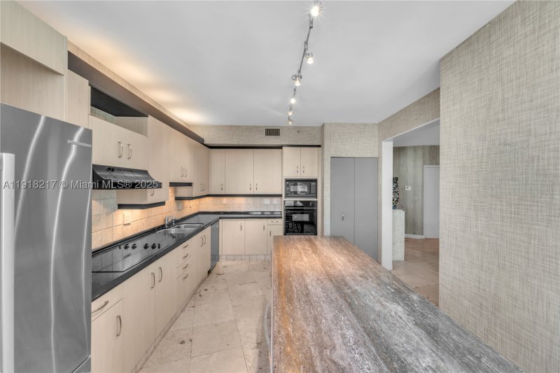Condo for sale at Portofino Tower 906