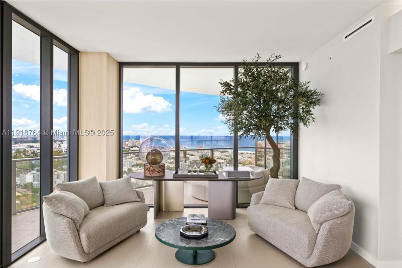 Comprar apartamento no Five Park Miami Beach 3402