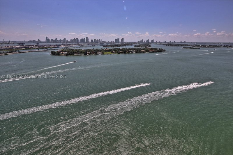 Comprar apartamento en Floridian 2801