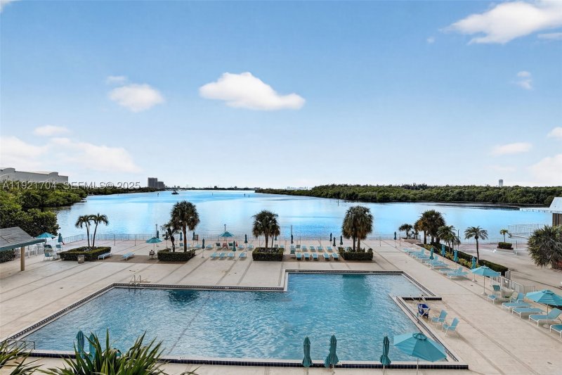 Condo for sale at Arlen House 308