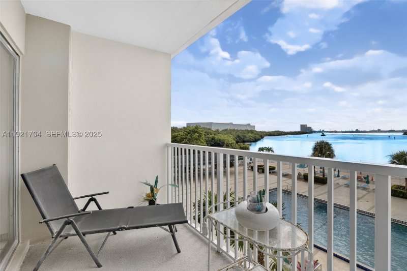 Condo for sale at Arlen House 308