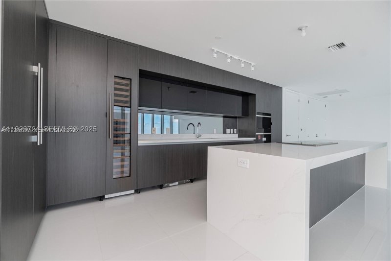 Condo for sale at Paramount Miami WorldCenter 4911