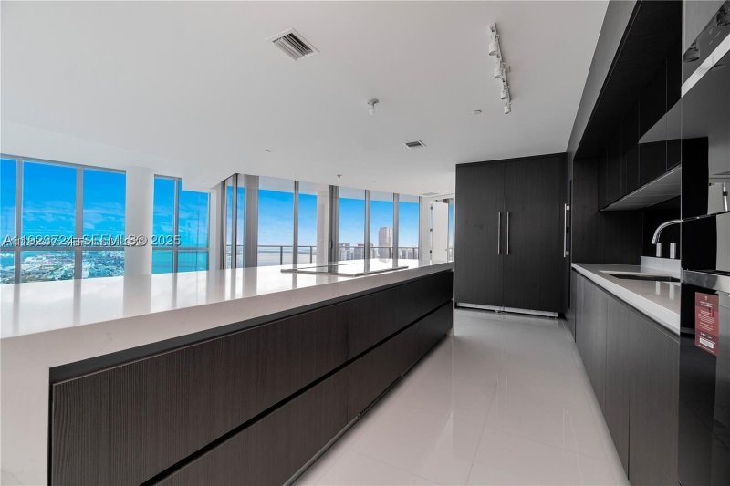 Condo for sale at Paramount Miami WorldCenter 4911