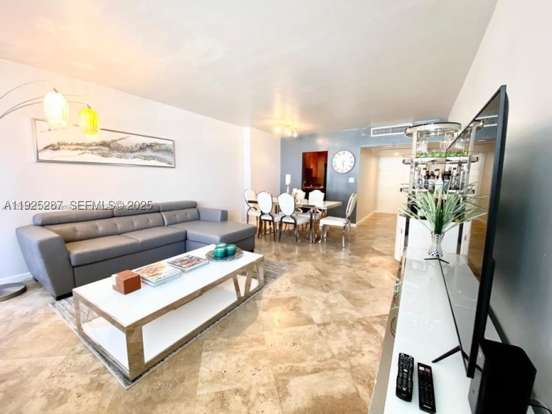 Comprar apartamento en Decoplage 608