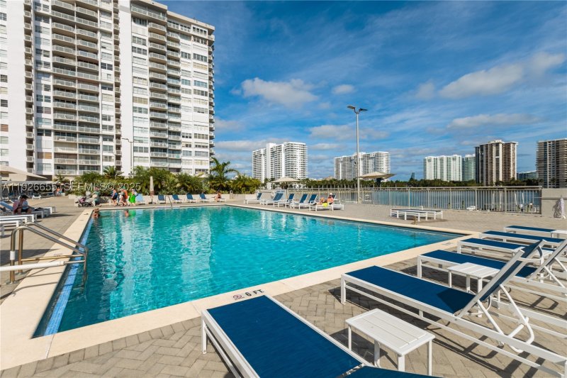 Comprar apartamento en Del Prado South Tower 1501