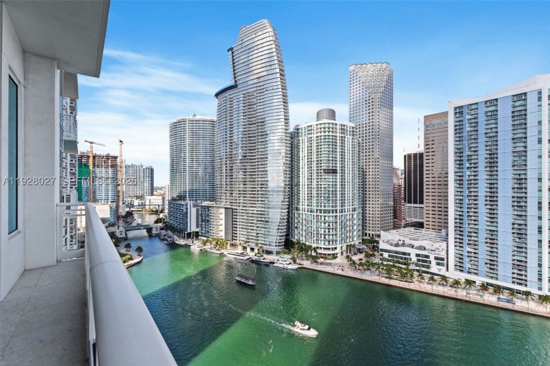Condo for sale at Asia on Brickell 2002